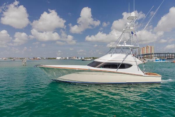yacht charter on bahamas